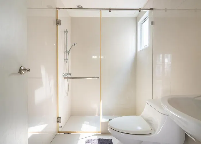 Miq 808 Designer Townhouse Asok Bts - Entire 3 Bedroom With Pool - Sleeps 16 Guests