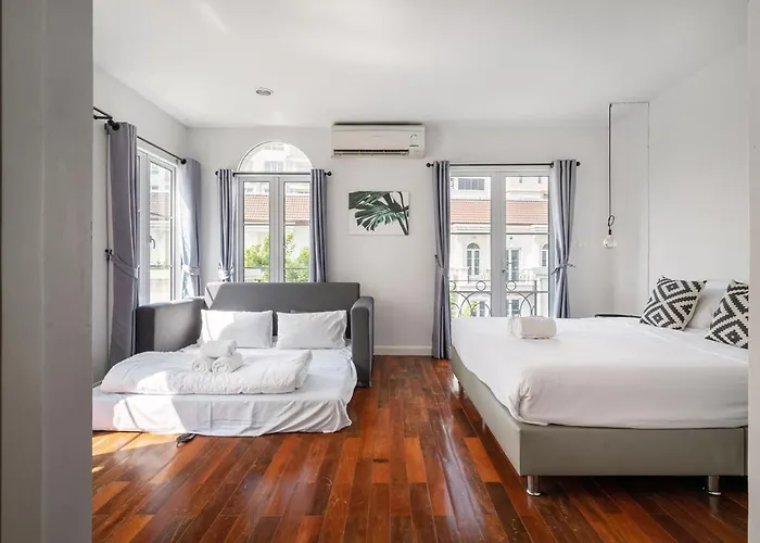 Miq 808 Designer Townhouse Asok Bts - Entire 3 Bedroom With Pool - Sleeps 16 Guests