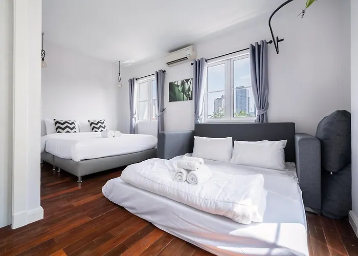 Miq 808 Designer Townhouse Asok Bts - Entire 3 Bedroom With Pool - Sleeps 16 Guests Villa *