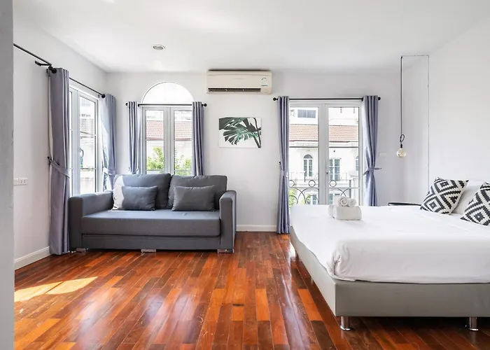 Miq 808 Designer Townhouse Asok Bts - Entire 3 Bedroom With Pool - Sleeps 16 Guests Villa