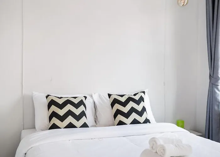 Miq 808 Designer Townhouse Asok Bts - Entire 3 Bedroom With Pool - Sleeps 16 Guests Villa *