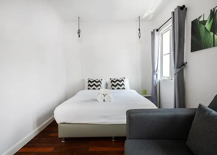 Miq 808 Designer Townhouse Asok Bts - Entire 3 Bedroom With Pool - Sleeps 16 Guests Bangkok
