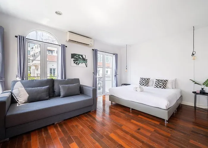 Villa Miq 808 Designer Townhouse Asok Bts - Entire 3 Bedroom With Pool - Sleeps 16 Guests Bangkok