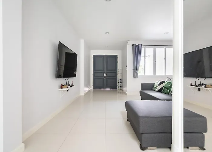Miq 808 Designer Townhouse Asok Bts - Entire 3 Bedroom With Pool - Sleeps 16 Guests *