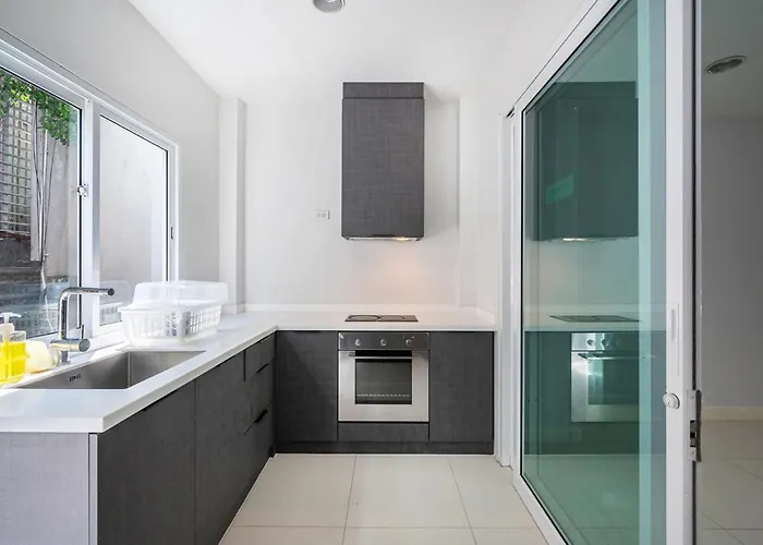 Miq 808 Designer Townhouse Asok Bts - Entire 3 Bedroom With Pool - Sleeps 16 Guests Bangkok