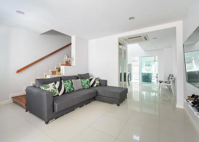 Miq 808 Designer Townhouse Asok Bts - Entire 3 Bedroom With Pool - Sleeps 16 Guests Villa *