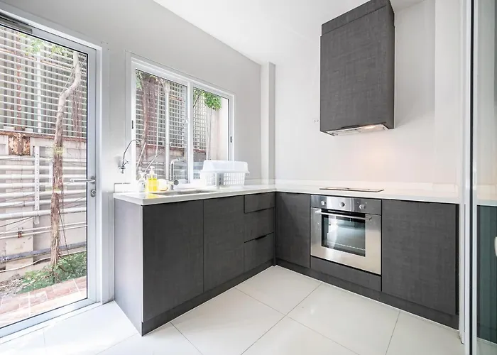 Villa Miq 808 Designer Townhouse Asok Bts - Entire 3 Bedroom With Pool - Sleeps 16 Guests Bangkok
