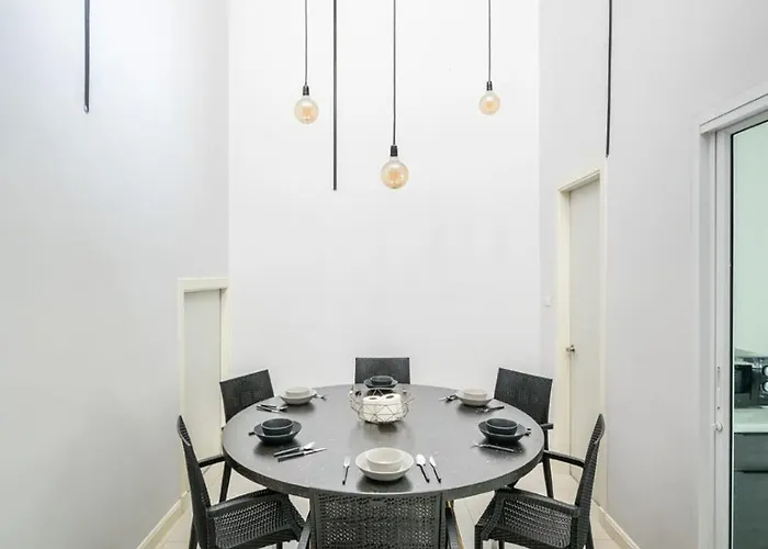 Miq 808 Designer Townhouse Asok Bts - Entire 3 Bedroom With Pool - Sleeps 16 Guests Bangkok