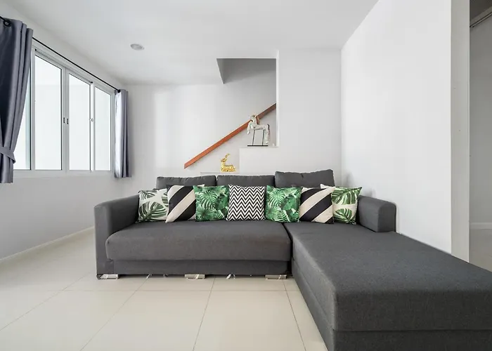 Miq 808 Designer Townhouse Asok Bts - Entire 3 Bedroom With Pool - Sleeps 16 Guests