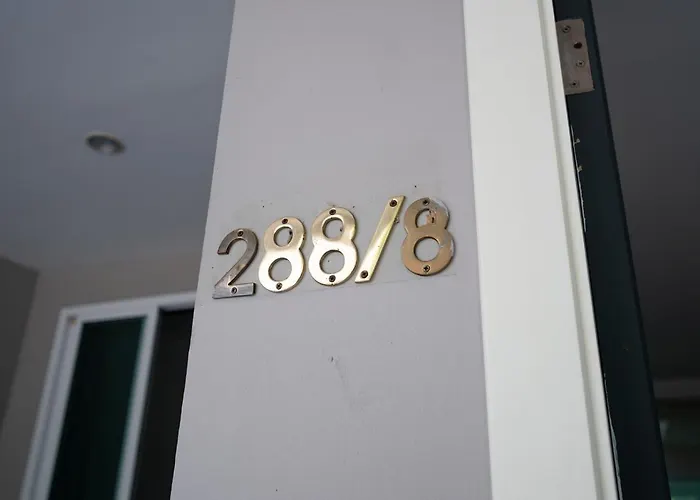 Miq 808 Designer Townhouse Asok Bts - Entire 3 Bedroom With Pool - Sleeps 16 Guests Villa Bangkok