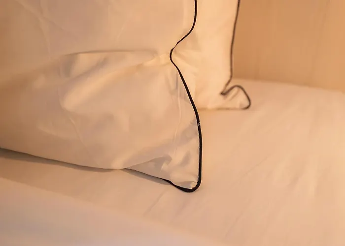 Villa Miq 808 Designer Townhouse Asok Bts - Entire 3 Bedroom With Pool - Sleeps 16 Guests