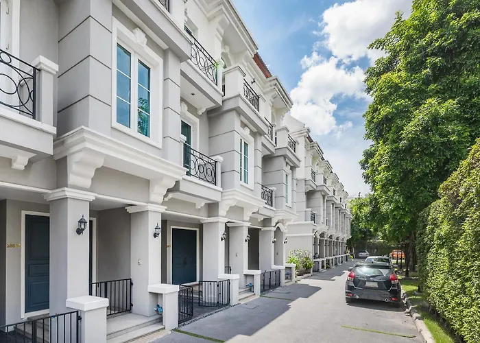 Miq 808 Designer Townhouse Asok Bts - Entire 3 Bedroom With Pool - Sleeps 16 Guests Bangkok