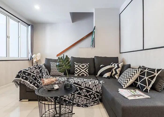 Miq 808 Designer Townhouse Asok Bts - Entire 3 Bedroom With Pool - Sleeps 16 Guests *