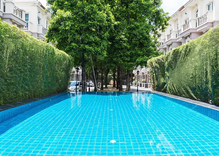Miq 808 Designer Townhouse Asok Bts - Entire 3 Bedroom With Pool - Sleeps 16 Guests *