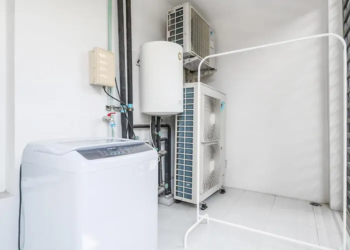 Villa Miq 808 Designer Townhouse Asok Bts - Entire 3 Bedroom With Pool - Sleeps 16 Guests Bangkok
