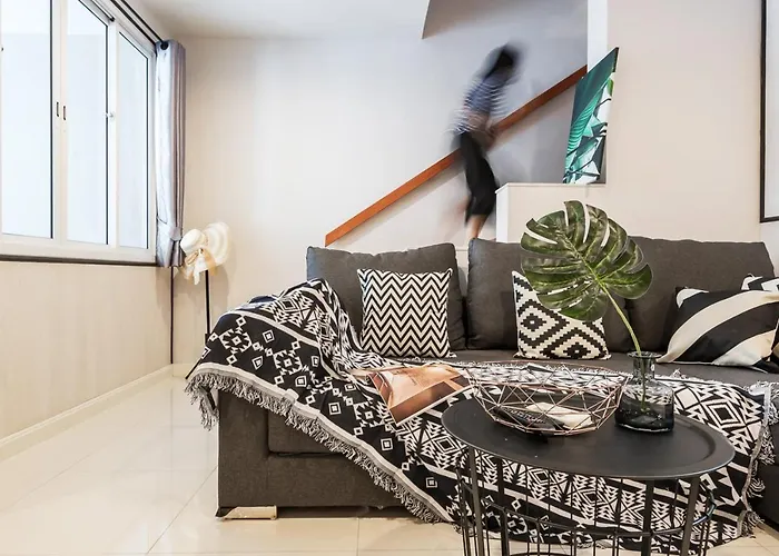 Miq 808 Designer Townhouse Asok Bts - Entire 3 Bedroom With Pool - Sleeps 16 Guests Villa